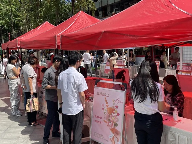 “家門口”的一站式服務(wù)!瑞方人力助力打造火車南站街道錦官新城社區(qū)特色就業(yè)IP 第4張 “家門口”的一站式服務(wù)!瑞方人力助力打造火車南站街道錦官新城社區(qū)特色就業(yè)IP 第4張