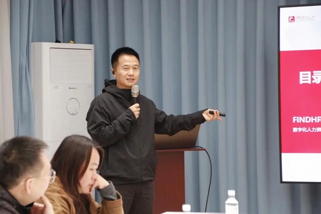 深入一線聽民意！成都市人大代表龔曉鷗在火車南站街道開展就業(yè)指導專題分享活動 第2張